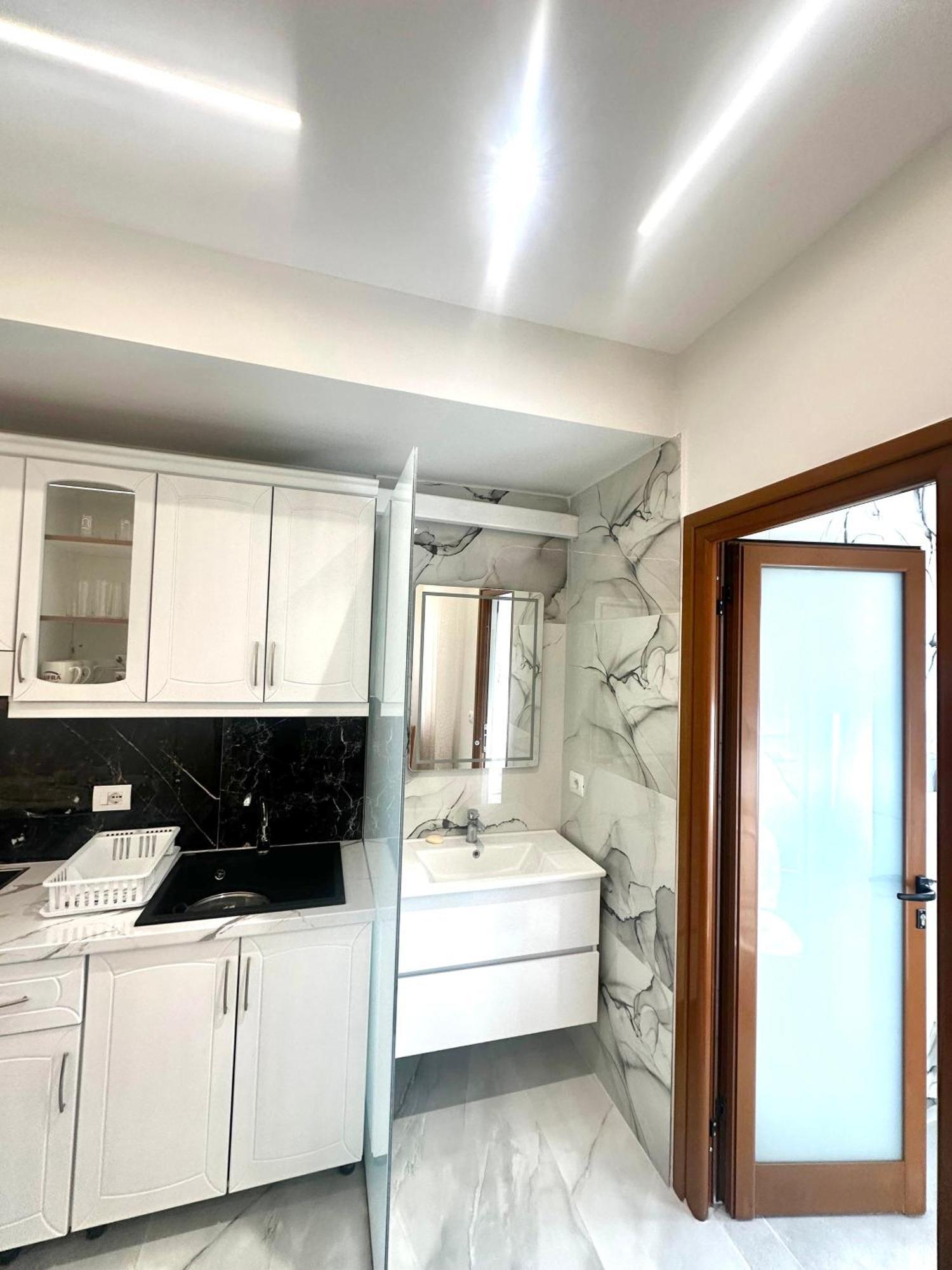 Summerland Saranda Exterior photo
